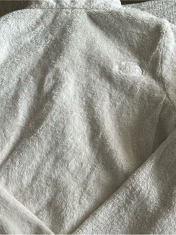The North Face Women’s Osito Jacket In White Dune - Image 8