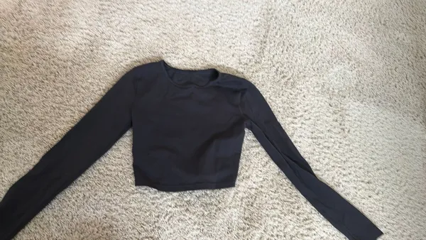 Lululemon long sleeve black shirt - Image 4
