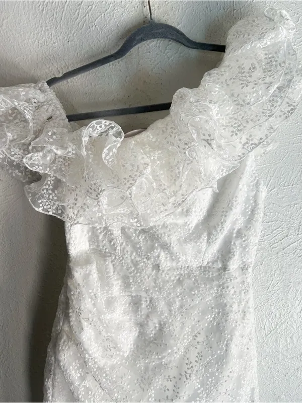 Selfie Leslie Hollyn One-Shoulder Ruffle Mini Dress White Medium NWT Bridal Rush - Image 4