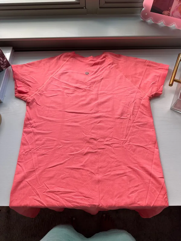 Lululemon Top Swiftly Tech Short Sleeve - Image 2