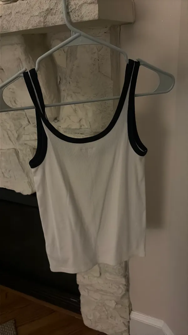 Old Navy Tank Top - Image 3