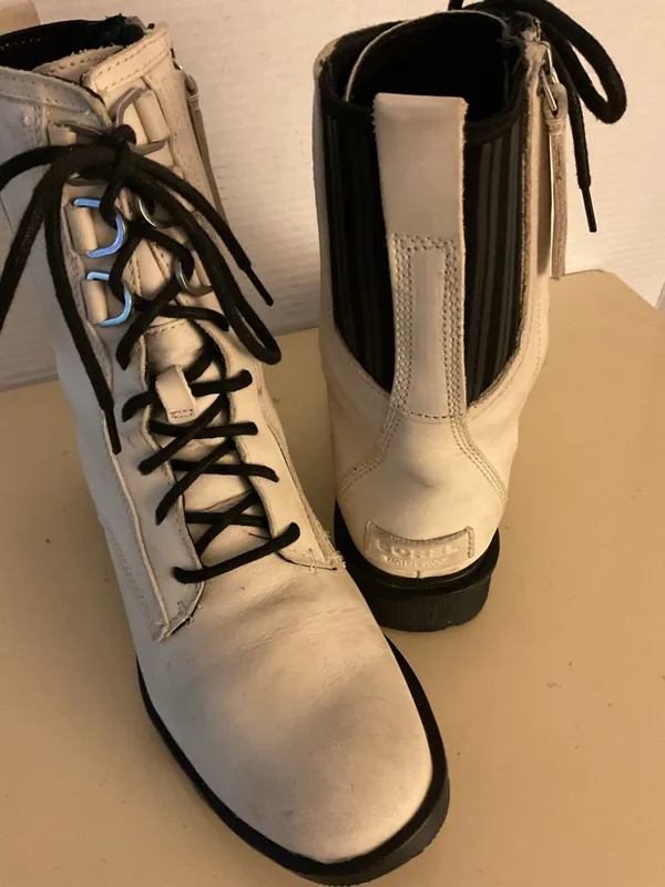 Sorel Women's off White leather Lace-Up Combat Boots with Black Laces 8 - Image 7