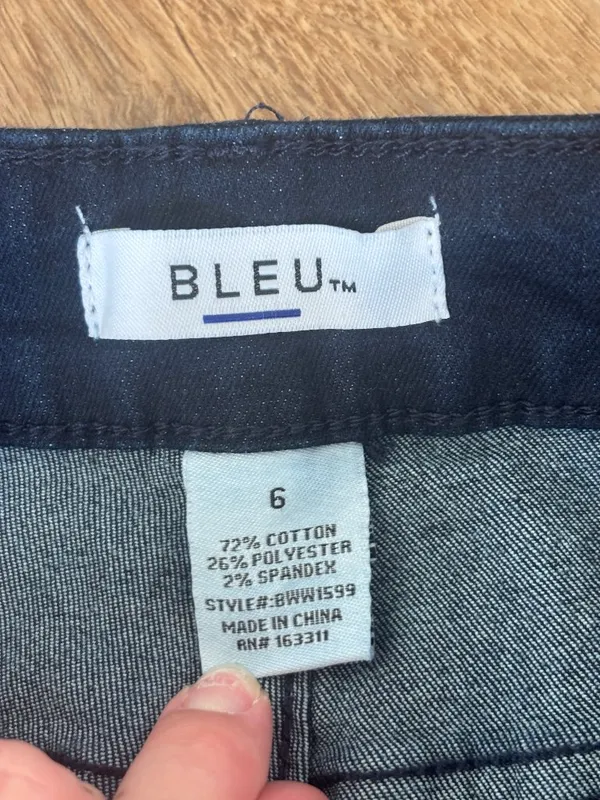 Bleu Dark Wash Flare Jeans - Size 6 - Image 5
