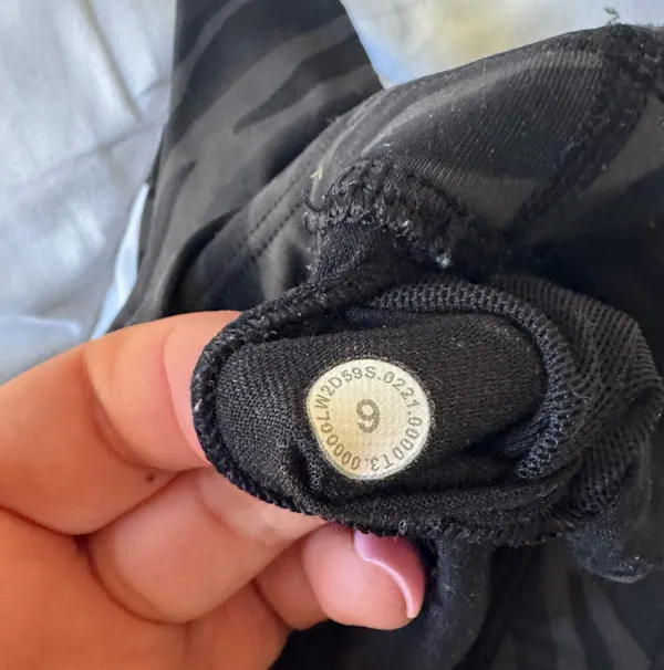 Lululemon Zebra Energy Bra Longline RARE - Image 3