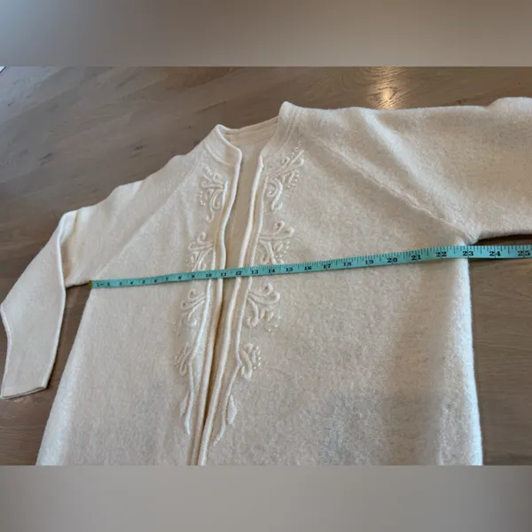 Vintage wool cardigan with embroidery cream MEASUREMENTS - Image 2