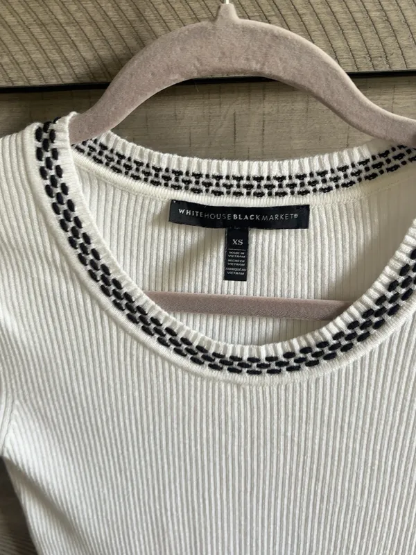 White House Black Market XS Ribbed Knit Contrast Trim Top - Image 4