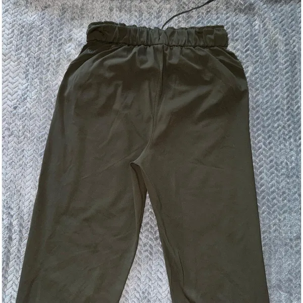 Lululemon‎ Women's Jogger Pants On The Fly Luxtreme Dark Olive Green Size 6 - Image 5