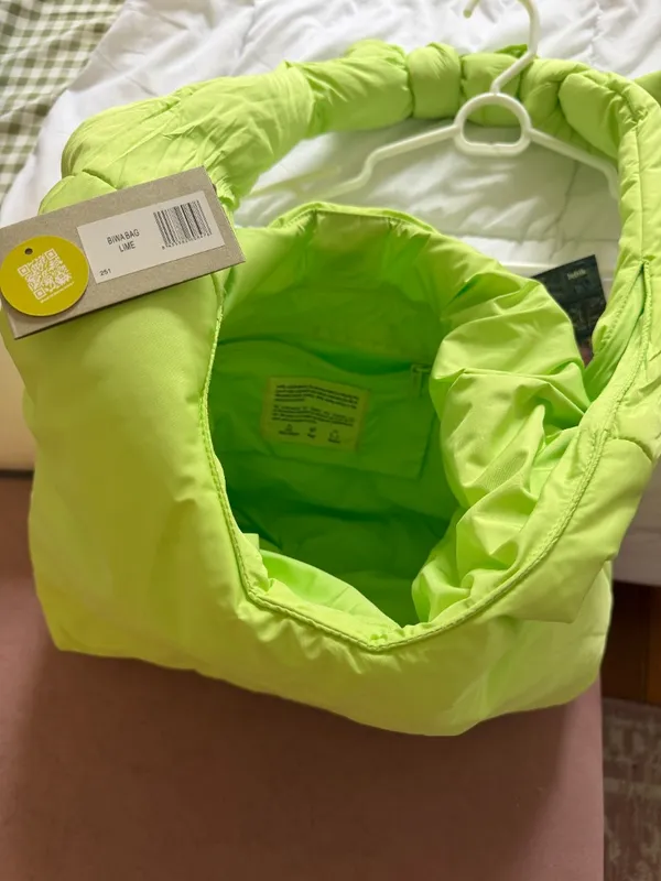Lefrik - Biwa Puffy Bag Lime - Image 2
