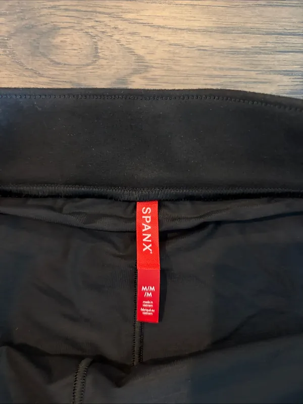New With Tags Spanx Faux Suede Mini Skirt via it’s built in shorts Sz M - Image 6