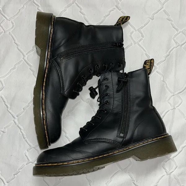 Dr Martens Black Lace Up Combat Boots(Size 5) - Image 4