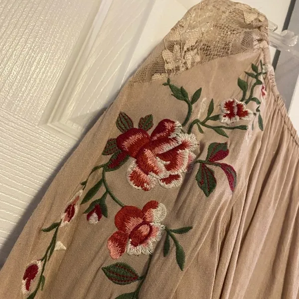 Umgee 3/4 sleeve, off shoulder top. LIKE NEW!! - Image 3