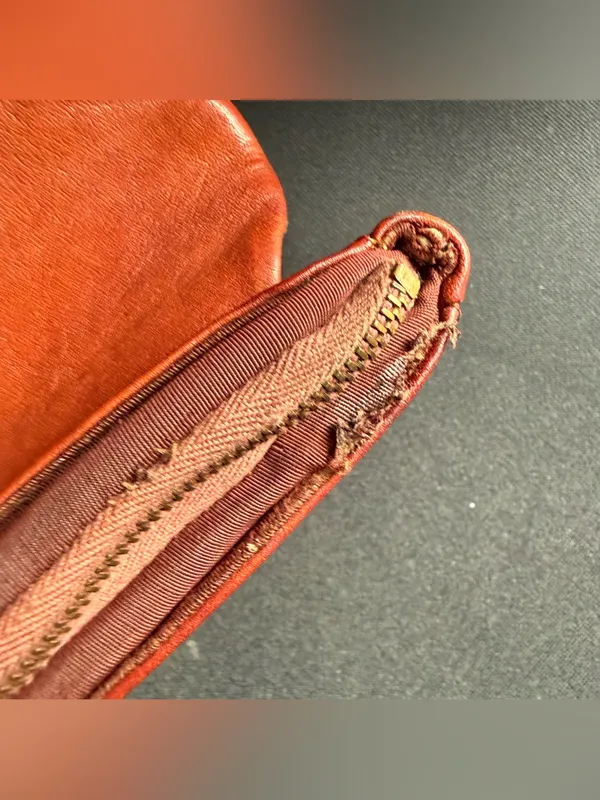 Vintage Fold Over Leather Clutch in Fair Condition - Image 4