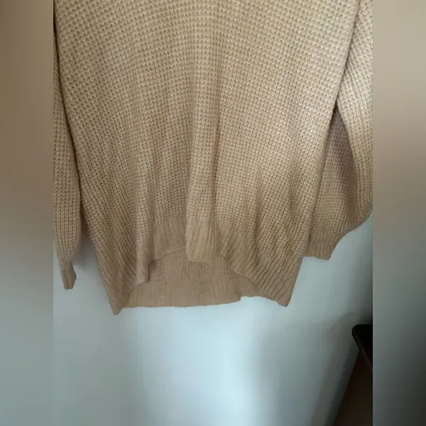 American Eagle Outfitters V-Neck Long Sleeve Knit Sweater XS Tan - Image 7