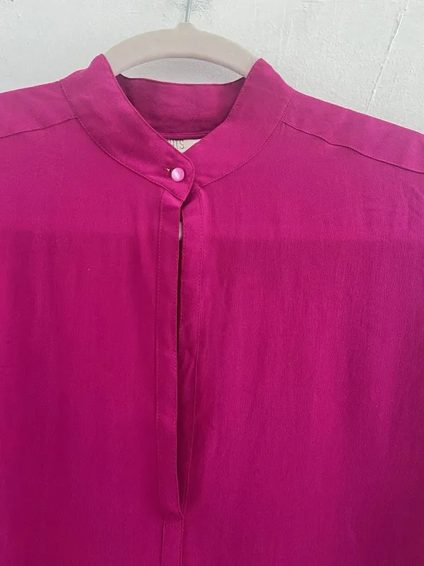 ⁠Vintage 80s 90s Magenta 100% Silk Blouse Mandarin Split Neck M⁠EDIUM NEW - Image 4