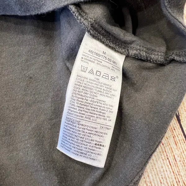 Gap Disney Mickey Mouse Graphic Tee Charcoal Gray Short Sleeve Scoop Neck Medium - Image 4