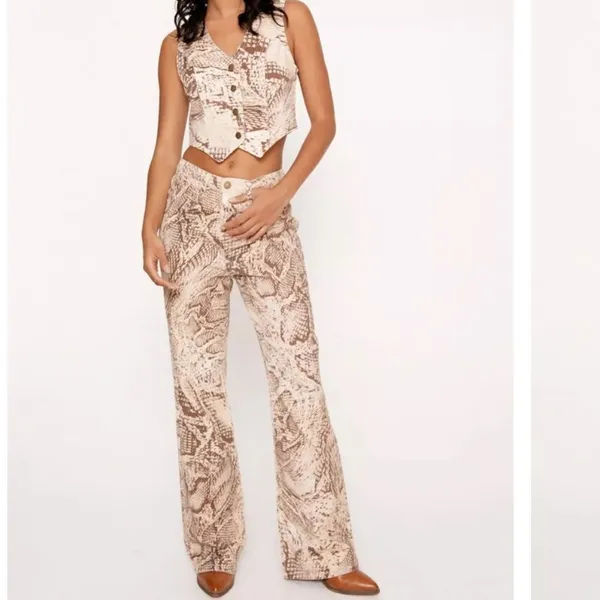 Nasty Gal- Denim Snake Print Waistcoat - Image 2