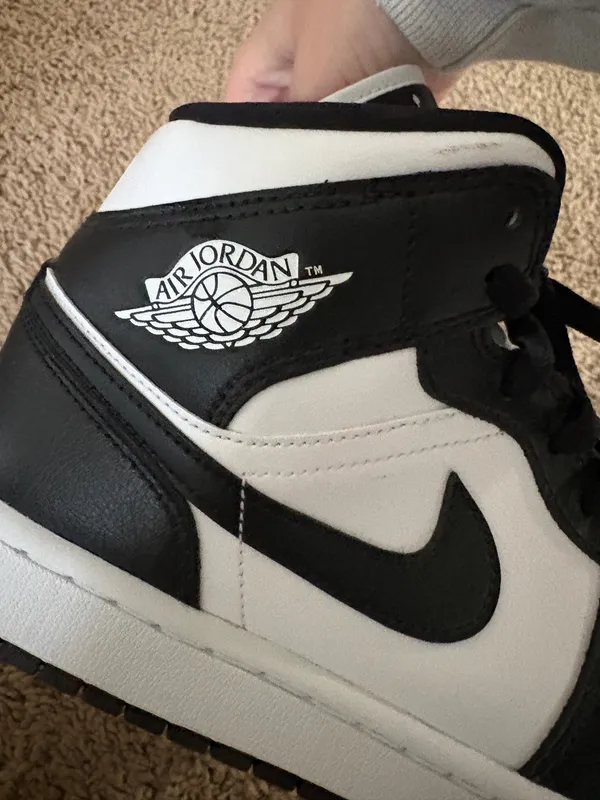 Women’s Air Jordan 1 Mid - Image 5