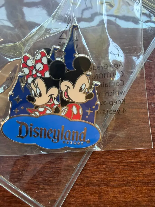 Walt Disney Travel Company Lanyard Enamel Pin and Clear Plastic Pass Holder New - Image 4