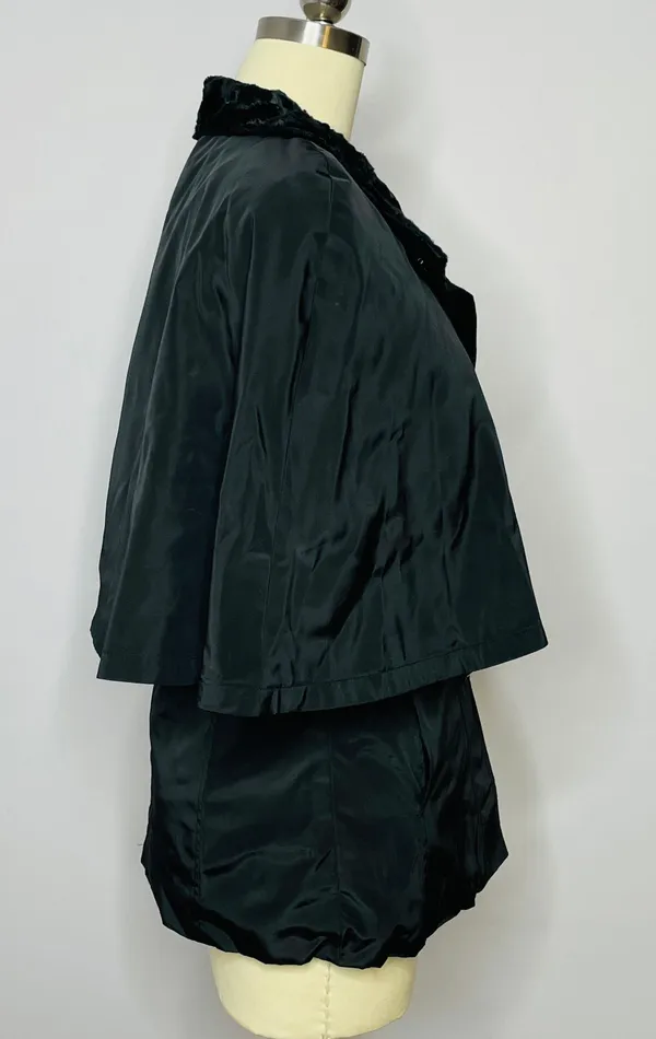 Black Fur Lined Cape Coat- Size Medium- Missing Belt - Image 7