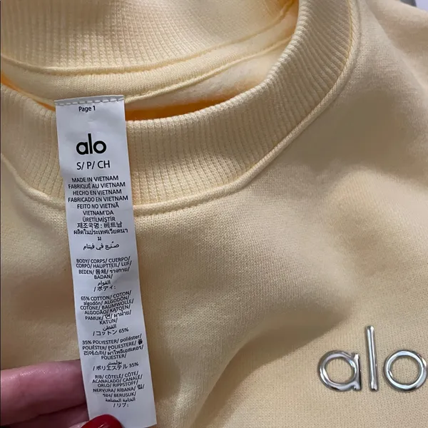 Alo Yoga NWT Accolade Crew Neck Pullover Candlelight Yellow Size S - Image 7