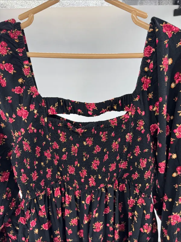 Old Navy Black Long-Sleeve Floral Square-Neck Dress smocked L dark romance - Image 10