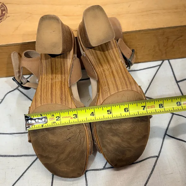 Dansko Tan Leather Buckle Clog Sandals Wood Grain Block Heel‎ Womens 40 EU - Image 10