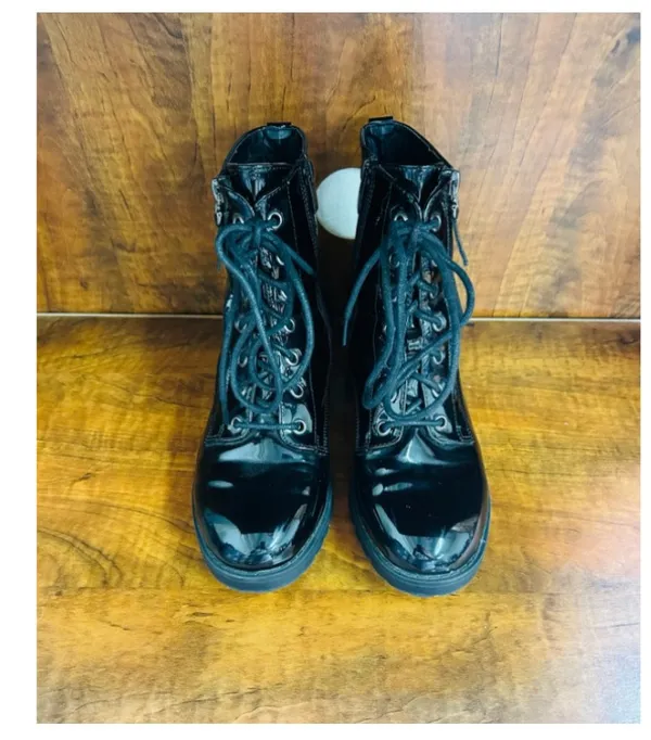 Forever 21 black patent leather chunky boots 7 - Image 4