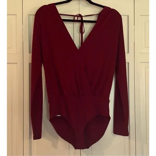 Bcbg Generation burgundy wrap bodysuit top M Red Size M - Image 3