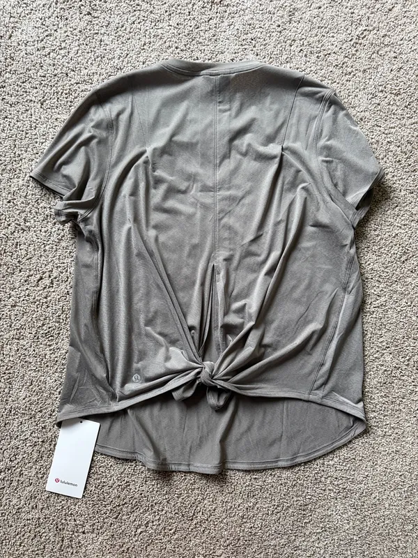 Lululemon Lightweight Split Back Training Top - Image 3