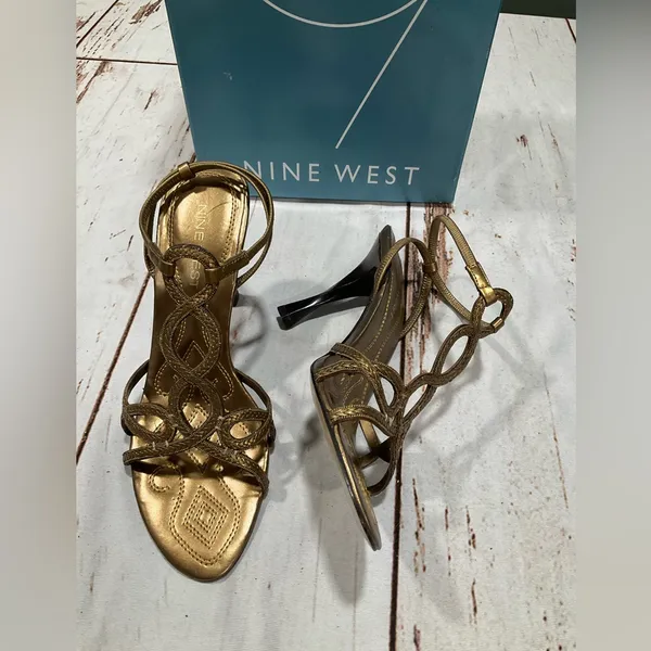 NINE WEST GOLD HEELED‎ SANDALS - Image 9