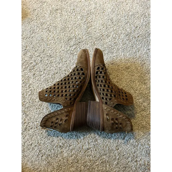 Vince Camuto Suede Cutout Booties Phortiena‎ Pumpernickle 6W - Image 7