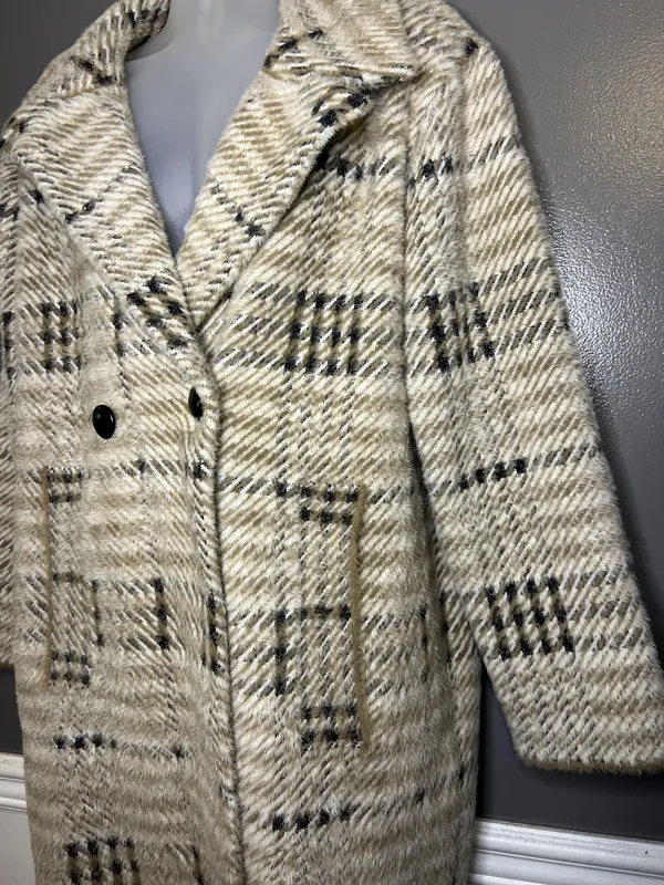 Anthropologie NVLT Coat Womens Large Beige Plaid Fuzzy Knit Button Front Unlined - Image 5