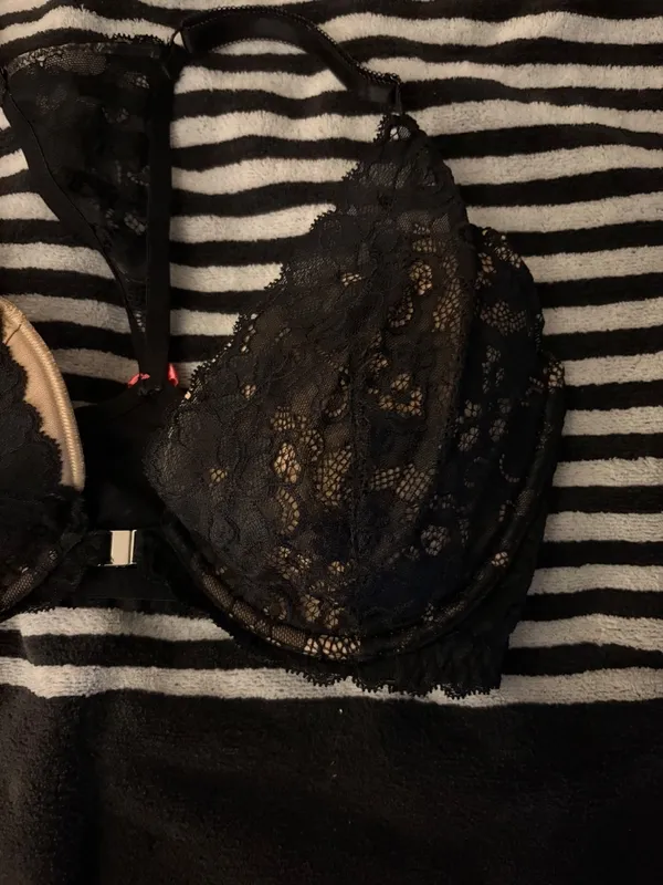 Adore Me Racerback Black Lace Bra 32DDD - Image 4