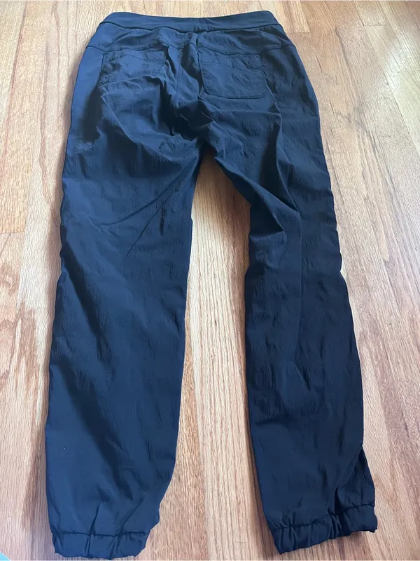 Athleta lightweight, black outdoor casual jogger pant size small - Image 3