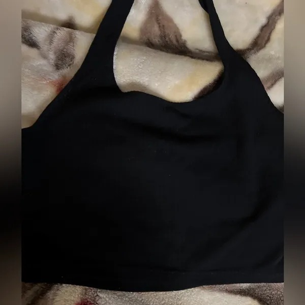 Divided LG ribbed blk cropped halter top - Image 2