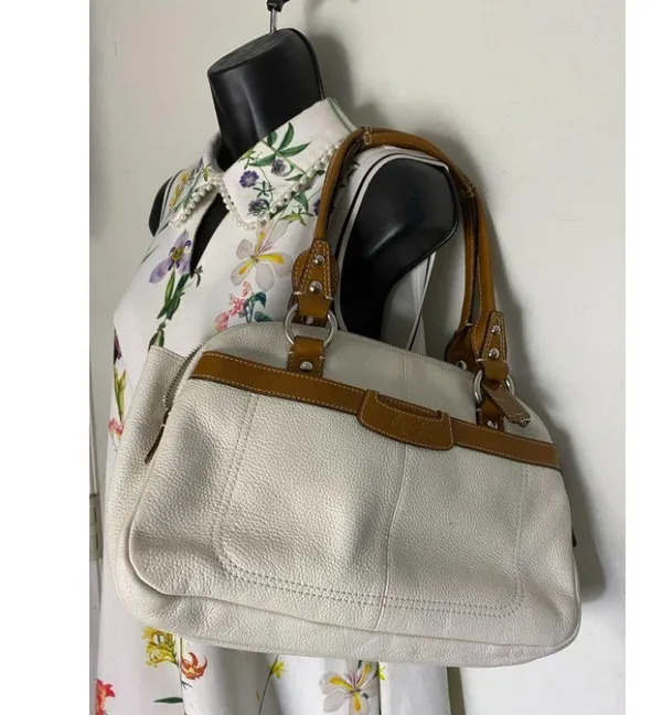 Coach Leather Medium Size White Brown Shoulder Bag - Image 13