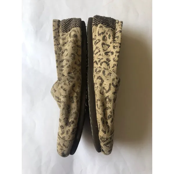 women’s Flats slip on shoes size W8 - Image 2