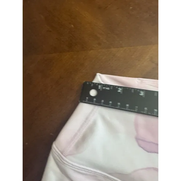 Peloton Women's High Waisted Bike Shorts Size M - Image 8
