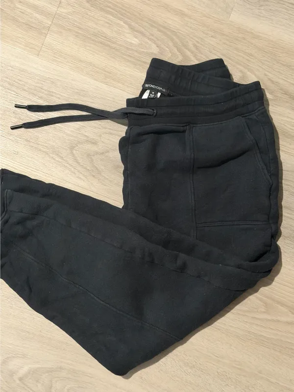 Beyond Yoga Sweatpants Black - Image 3