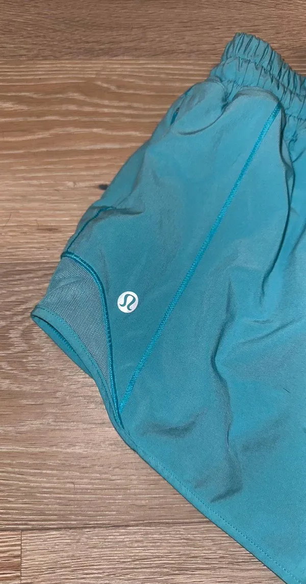 Lululemon Hotty Hots 4” - Image 2