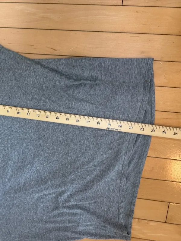 Lululemon Back In Action Short Sleeve Heathered Grey Size Small - Image 7