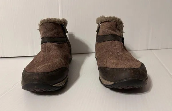Winter brown suede winter boots women size 7.5 W - Image 3