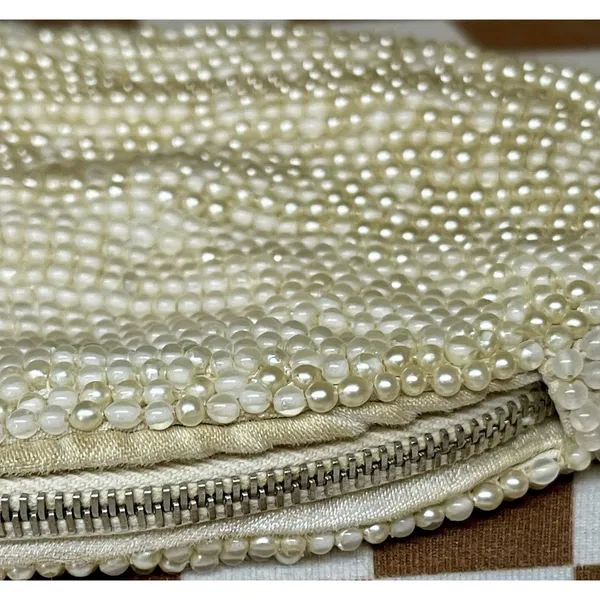 Vintage 1950's Reina Oval Pearl Beaded Evening Bag 7" with Zipper Closure - Image 7