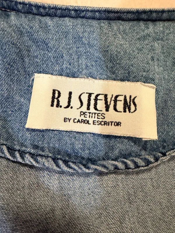 R.J. Stevens Petites Light Blue Denim V-Neck Dress - Image 3