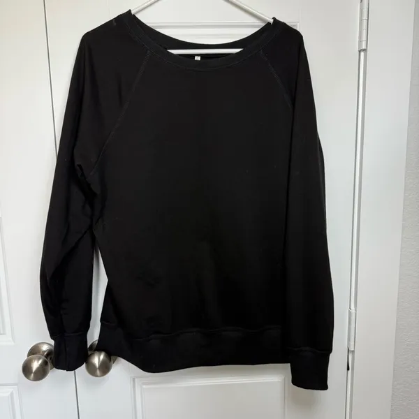 Black Crewneck Sweatshirt with Ribbed Cuffs Lightweight size Large - Image 2