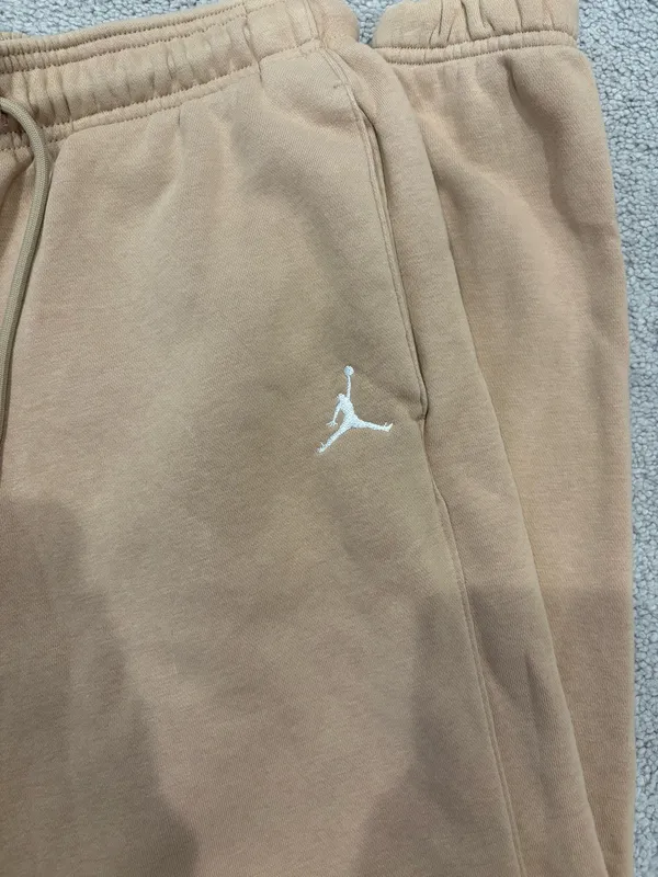 air jordan men’s fleece sweatpants size small - Image 3