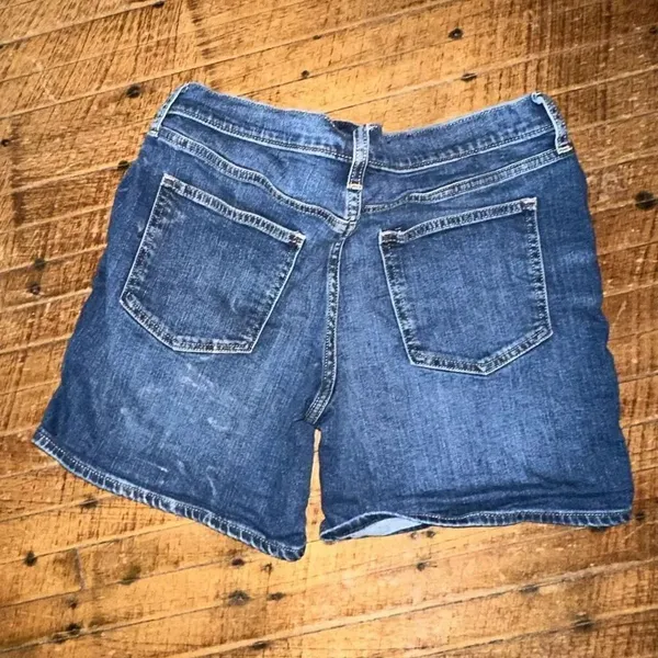 Gap white 5” preppy minimalist classic size 28 shorts - Image 3