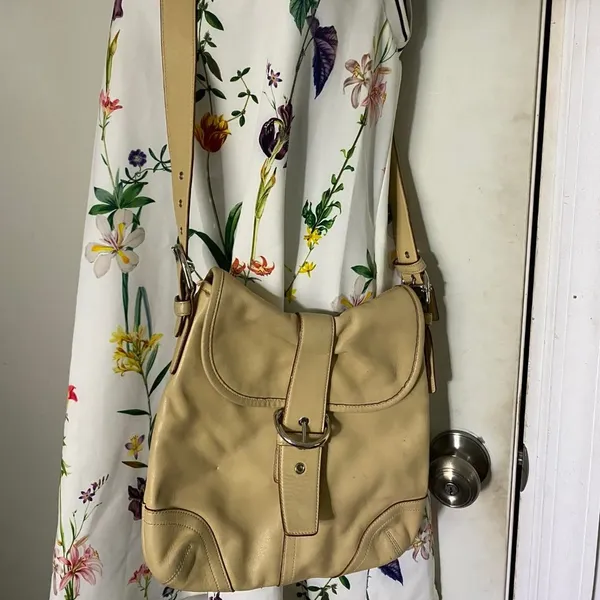 Coach Medium Tan Leather Crossbody Bag - Image 6