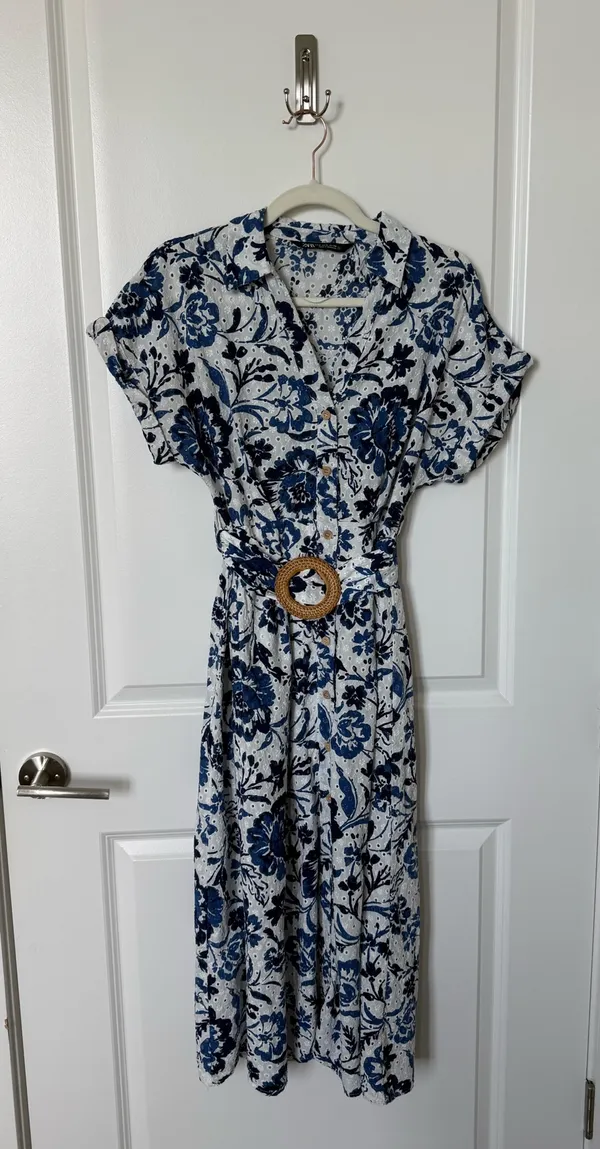 Zara White and Navy Blue Floral Eyelet Dress - Image 3