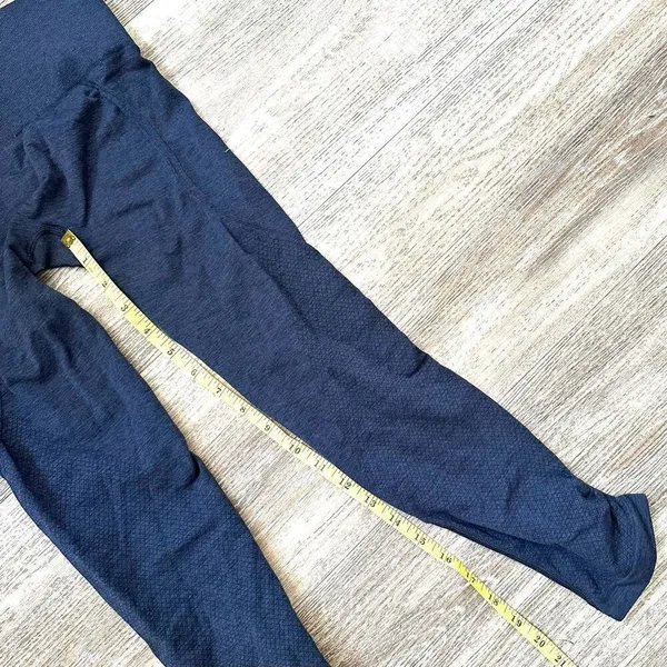 Lululemon navy leggings - Image 6